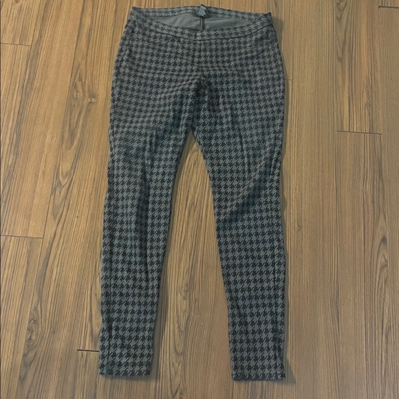 HUE Black and Gray Houndstooth Pants - Picture 1 of 4